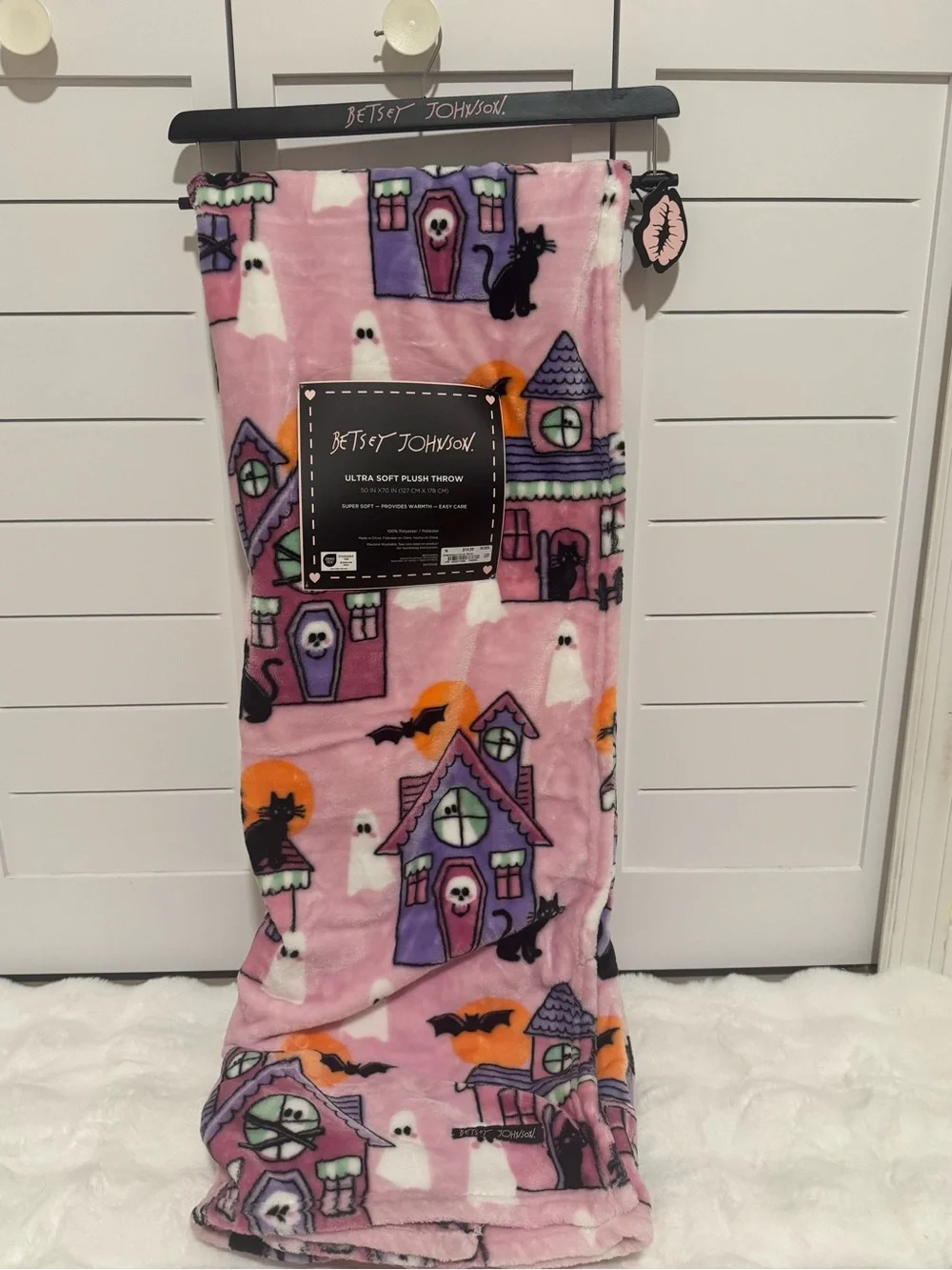 NWT Betsey Johnson Ultra Soft Plush Halloween house, ghost, cat, pumpkin Throw